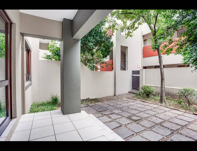 1 BEDROOM APARTMENT FOR SALE IN LONEHILL